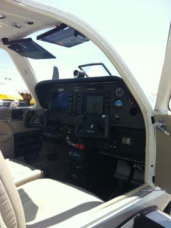 Cockpit Beech 58 Garmin 1000